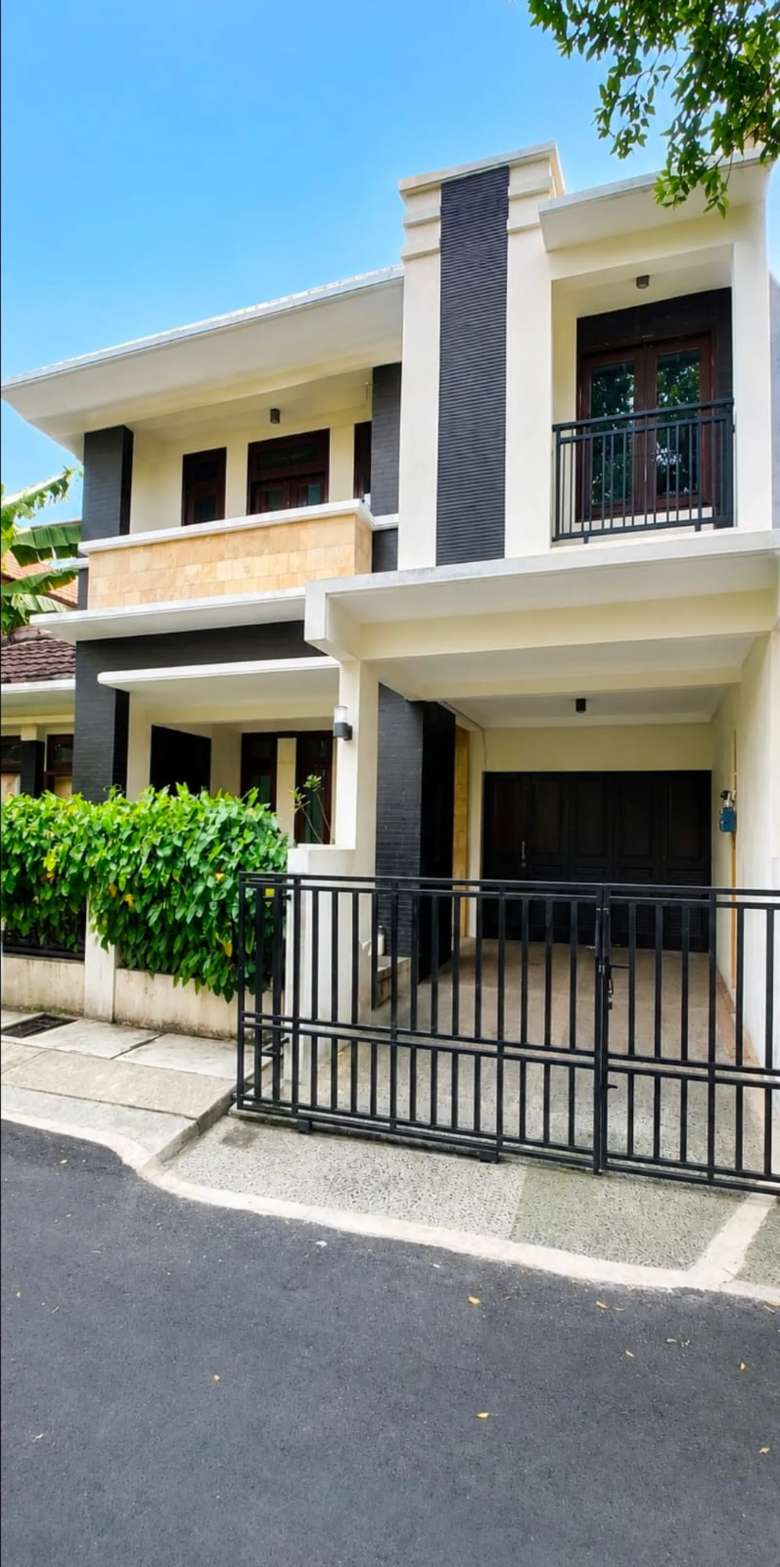 Rumah Dijual di Bintaro Sektor 9, 2 Lantai Siap Huni dengan SHM